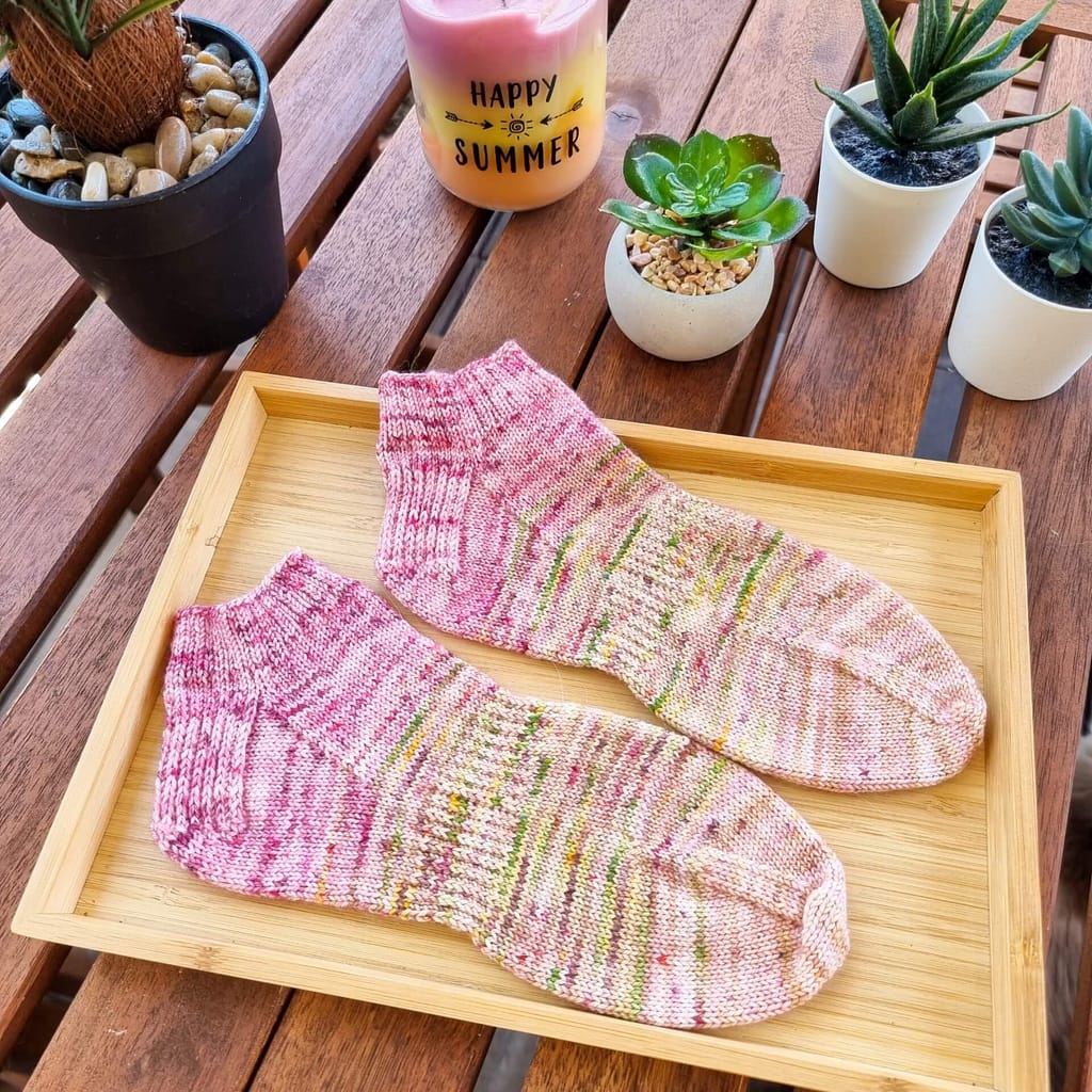 My last summer knitting project: a pair of ankle socks made from merino wool